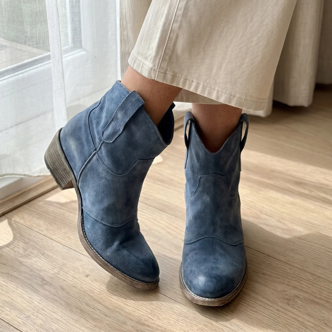 Eleanor – Timeless Suede Boots
