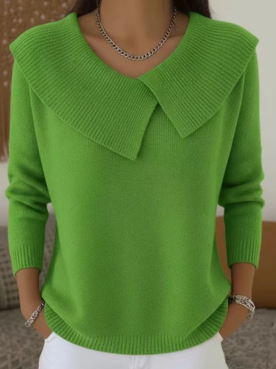 Amy – Elegant Jumper with Soft Collar