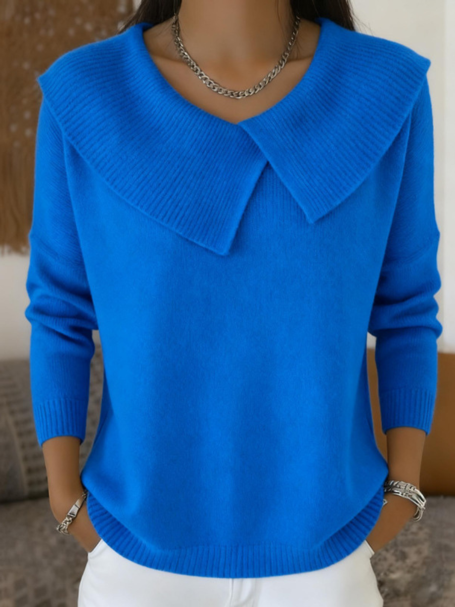 Amy – Elegant Jumper with Soft Collar