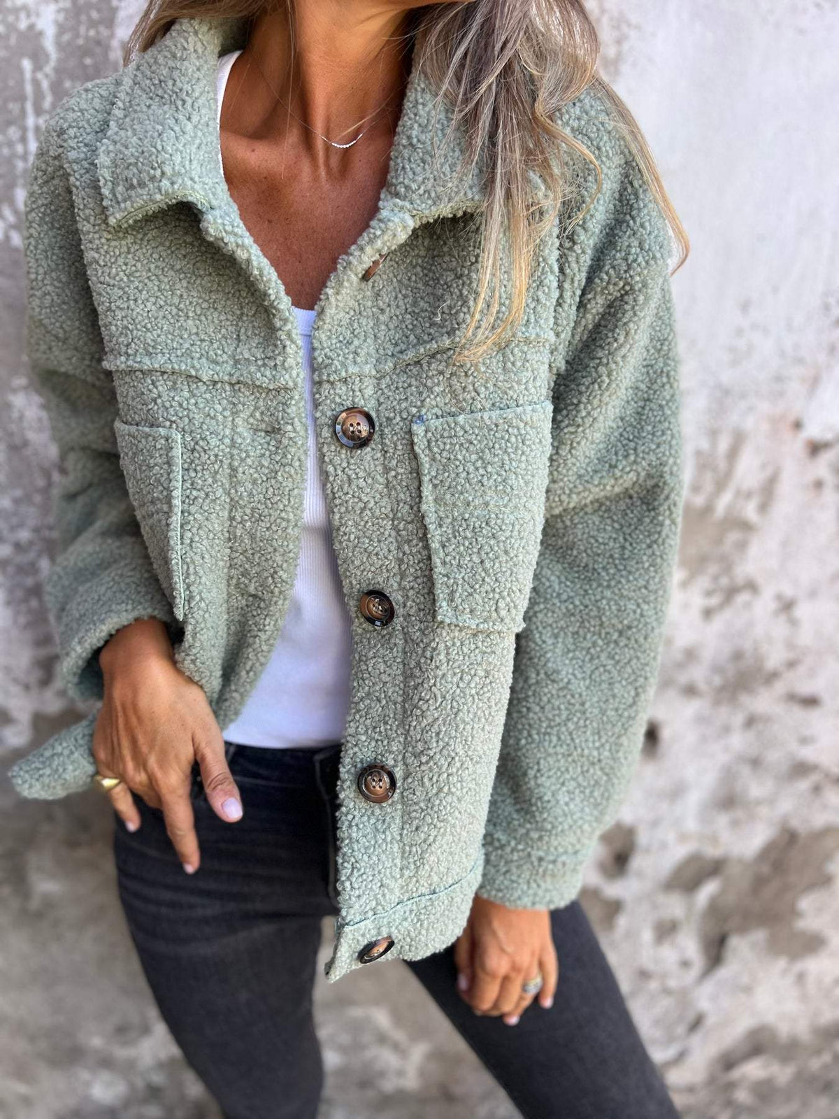 Mirella – Cosy Buttoned Jacket