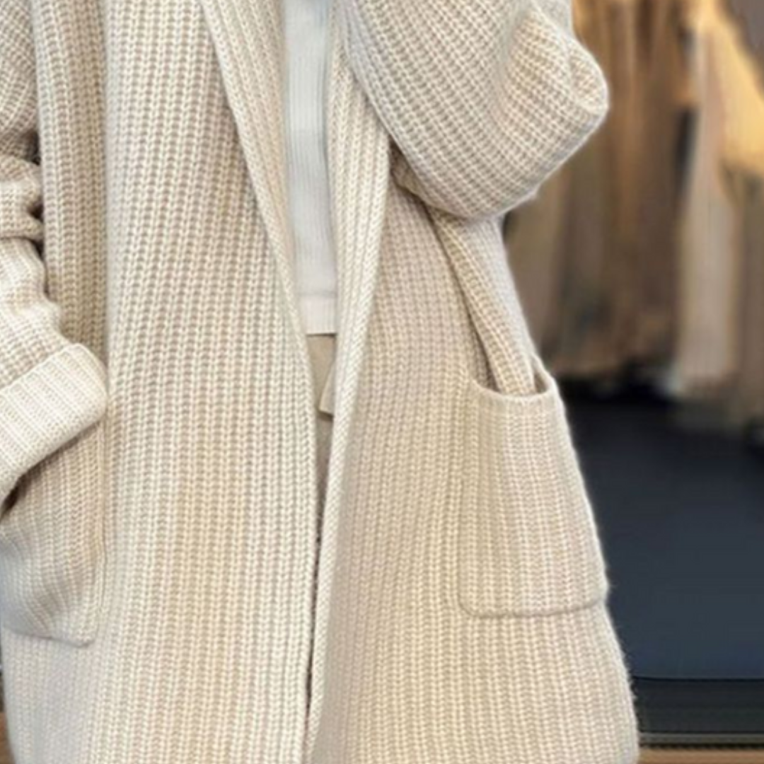 Amelia – Elegant Comfort Cardigan