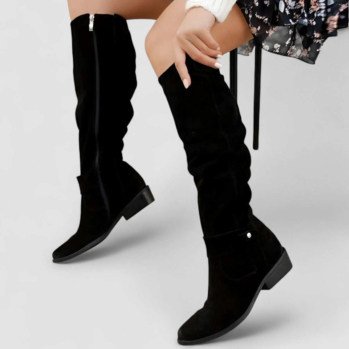 Chelsea – Elegant Suede Boots