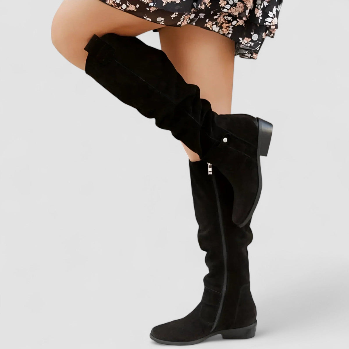Chelsea – Elegant Suede Boots