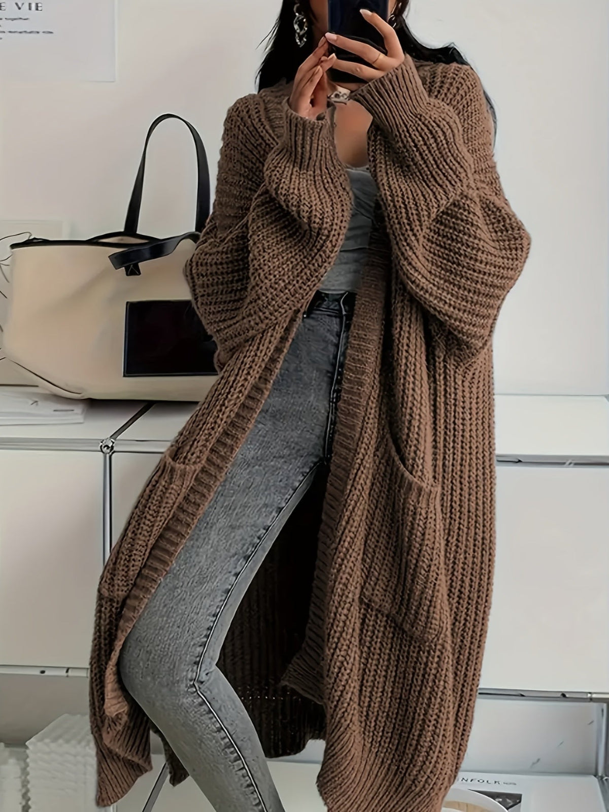 Charlotte – Elegant Cardigan with Pockets