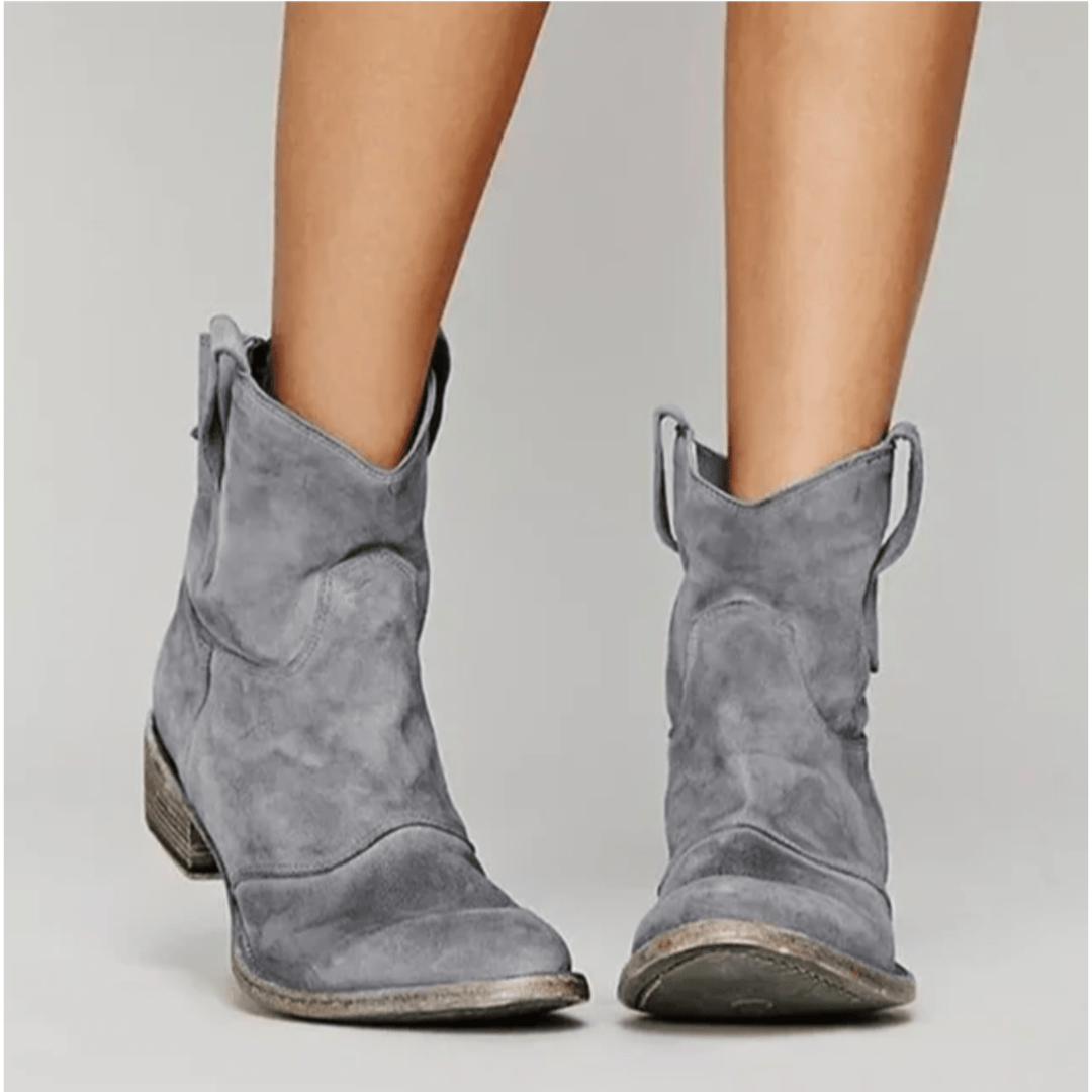 Eleanor – Timeless Suede Boots