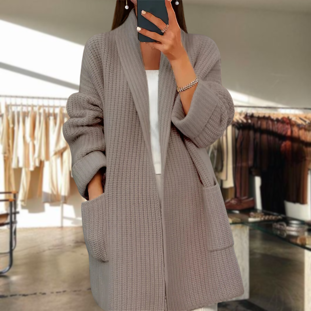 Amelia – Elegant Comfort Cardigan