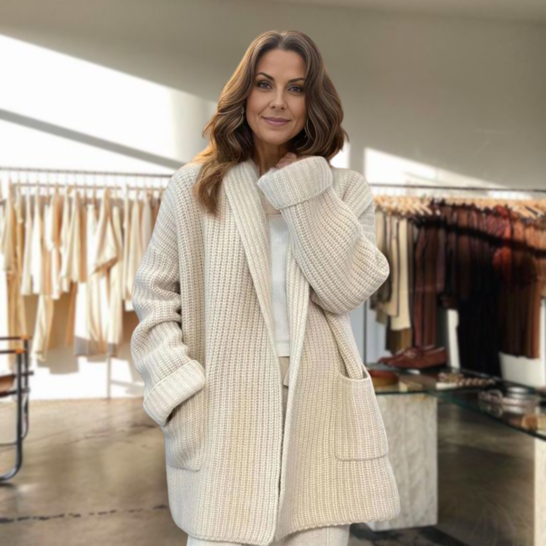 Amelia – Elegant Comfort Cardigan