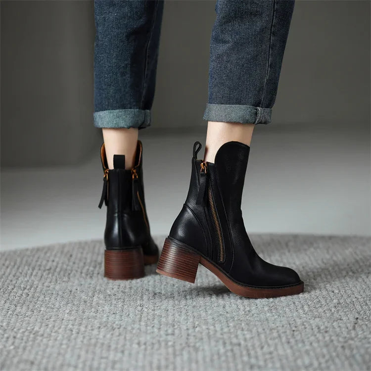 Chloé – Modern Comfort Ankle Boots