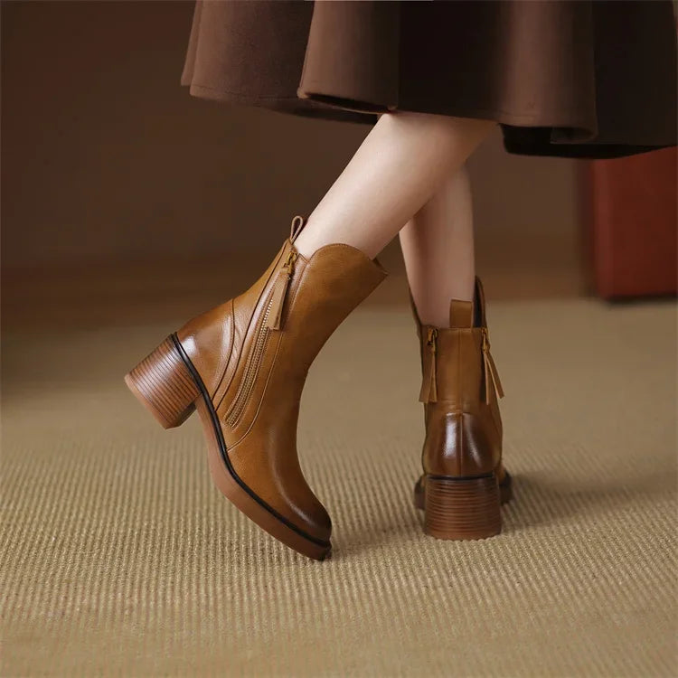 Chloé – Modern Comfort Ankle Boots