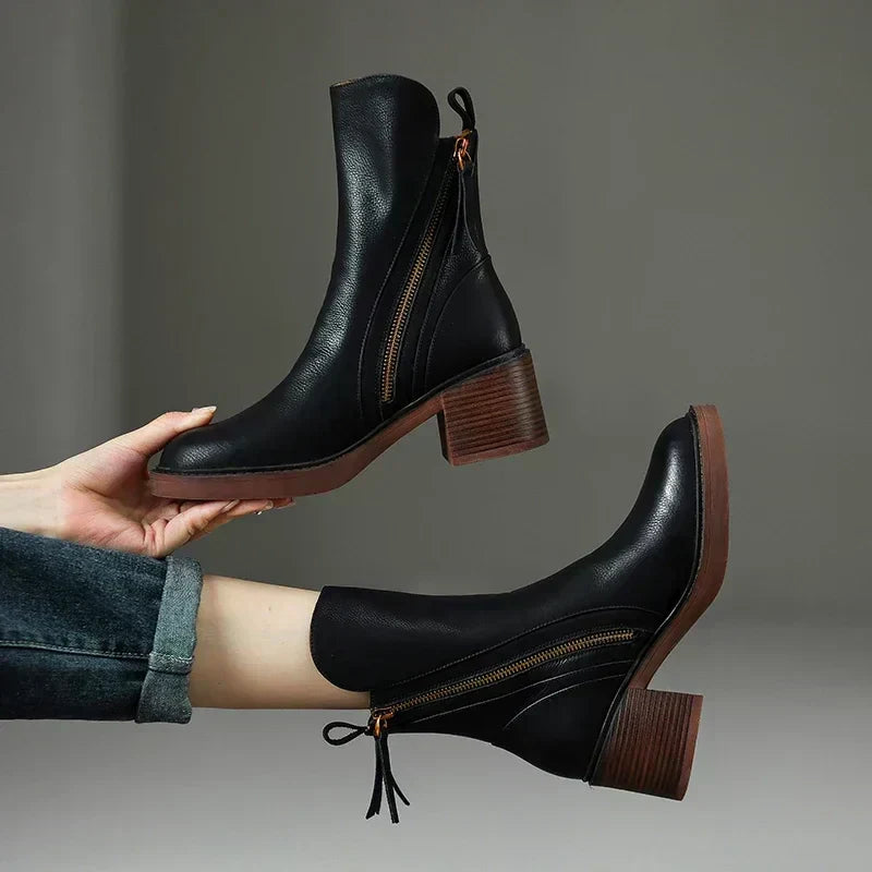 Chloé – Modern Comfort Ankle Boots