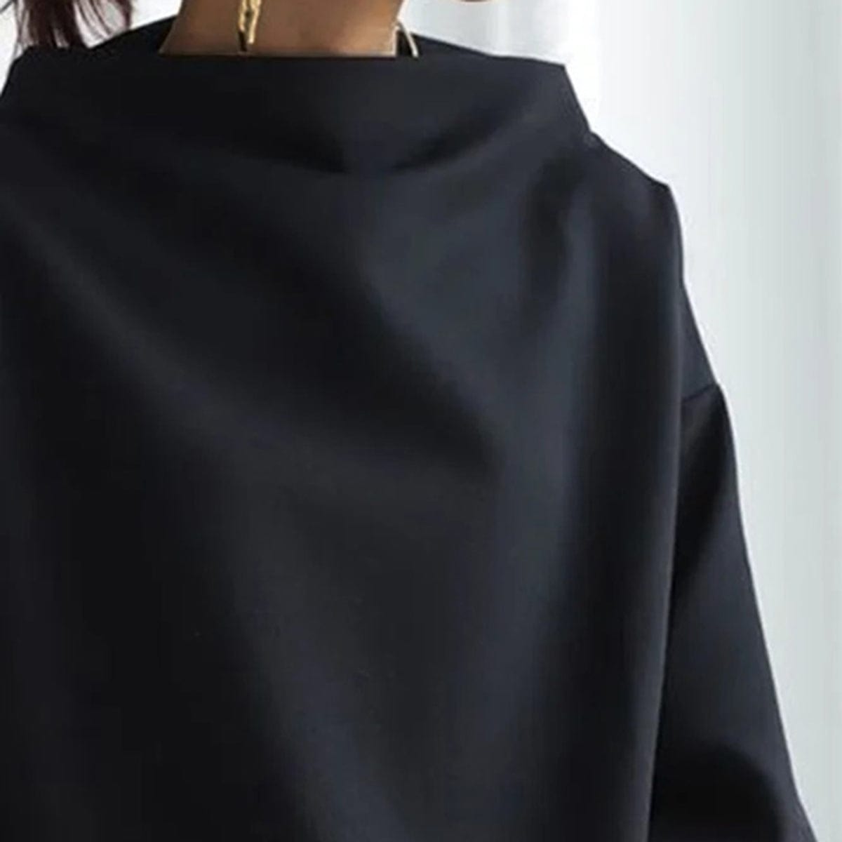 Erin – Elegant High-Neck Top