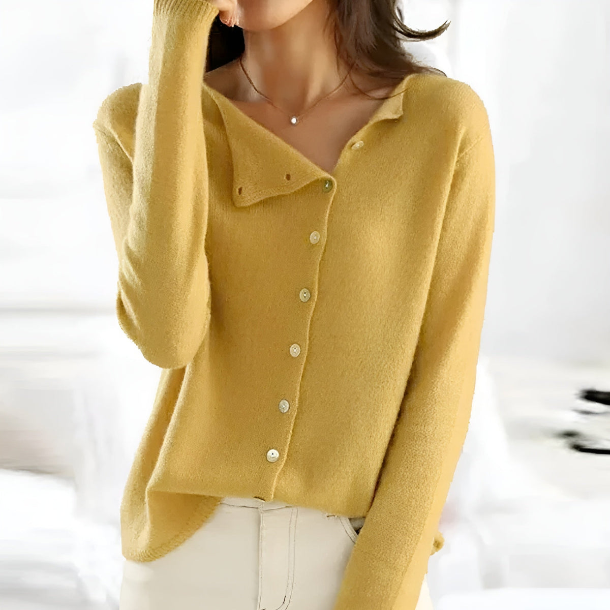 Leah – Refined Elegant Cardigan