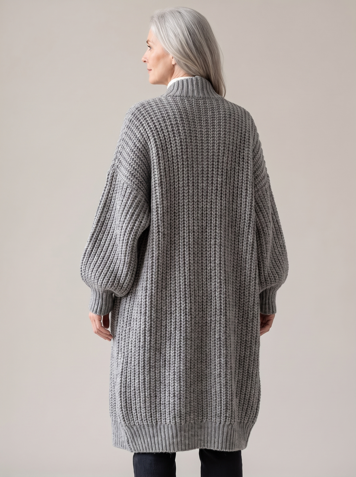 Charlotte – Elegant Cardigan with Pockets